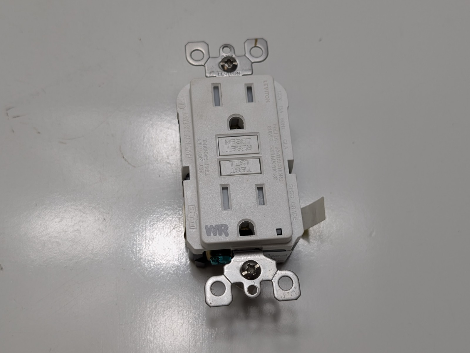 LEVITON GFWT1-W Self-Test SmartlockPro Slim GFCI Weather-Resistant Receptacle