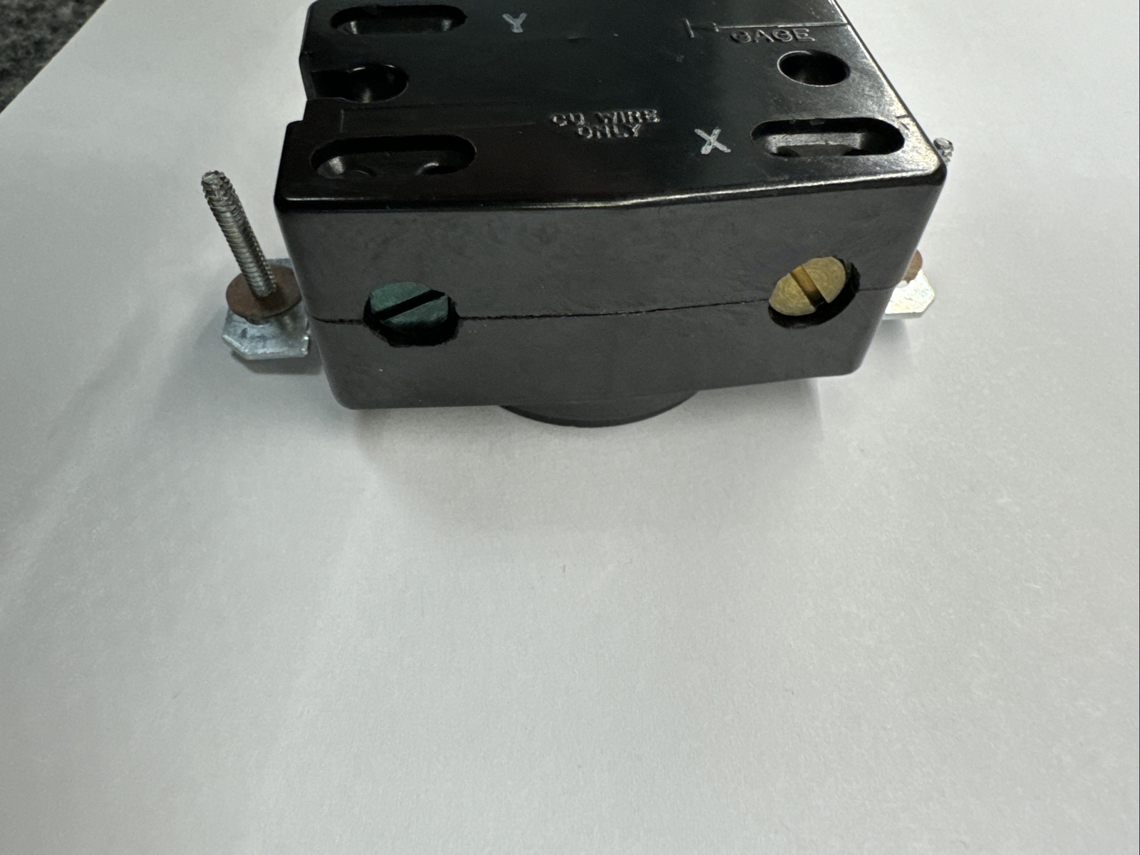 20 Amp 250 Volt NEMA L6-20R Replacement Industrial Locking Outlet 20A Made inUSA