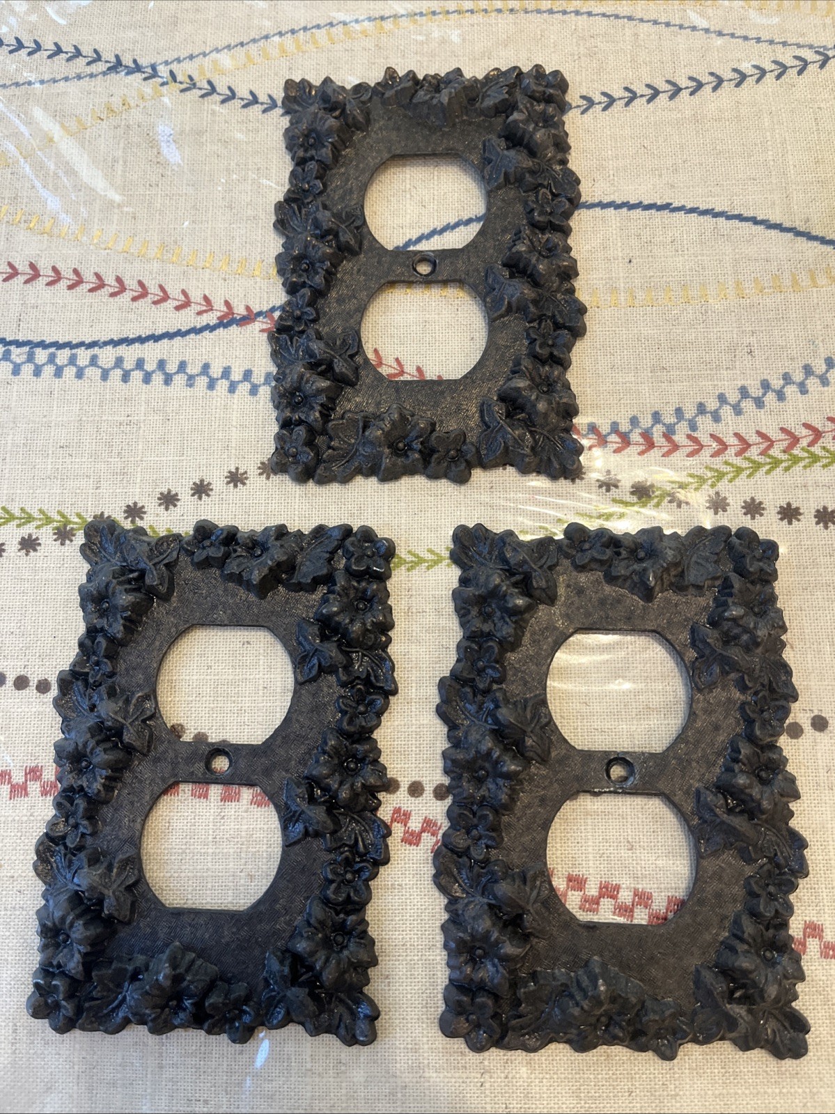 American Tack & Hardware Outlet Plate Lot Provincial 75d Floral