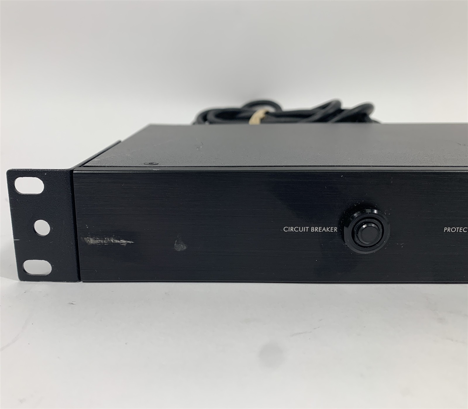APC G5BLK AV 15A 120V NEMA 5-15R G Type Rack Power Filter