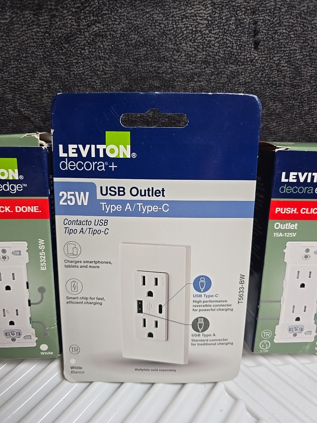 Leviton T5633-W 15A 125V White Combination USB Charger & Duplex Receptacle
