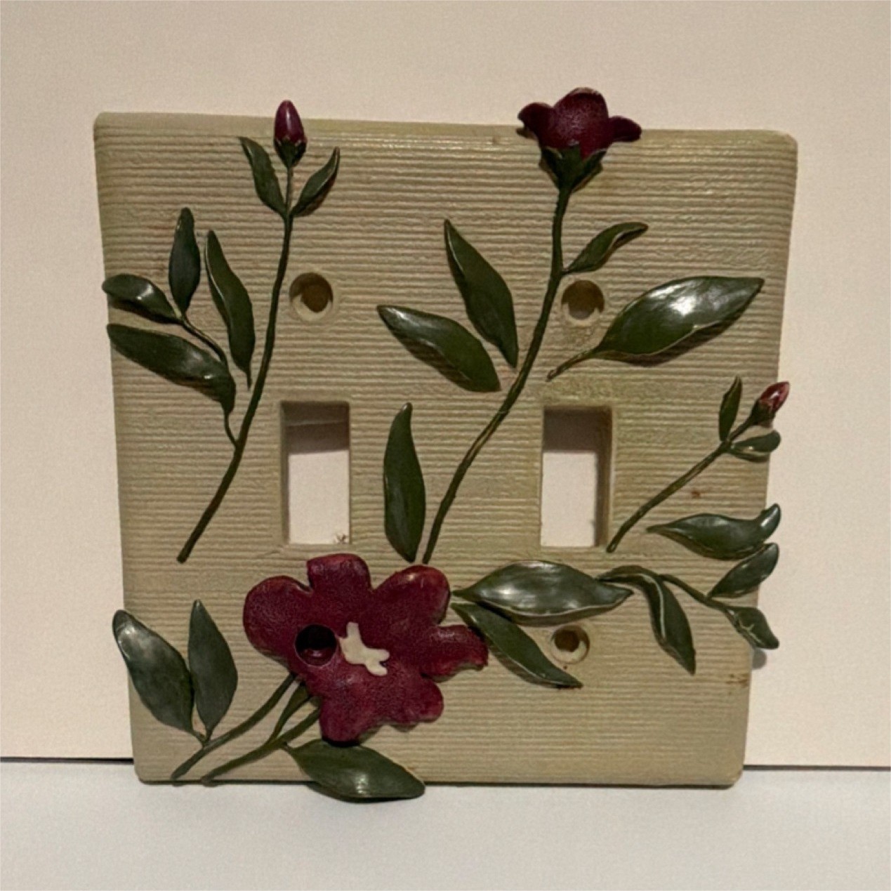 Borders Unlimited Ceramic Floral Double Toggle Wall Plate Country/Rustic Beige
