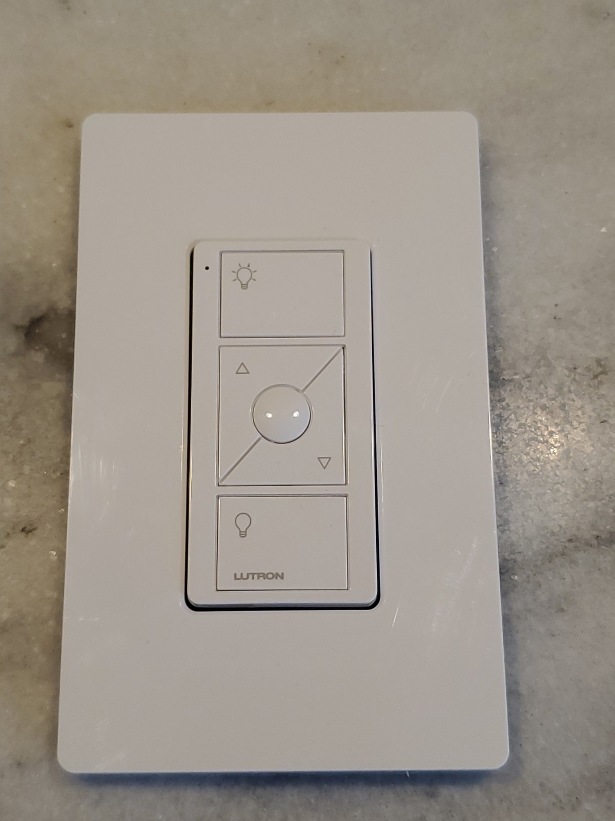 Lutron Pico Wireless Dimmer PJ2-3BRL-WH-L01R – White With Trim