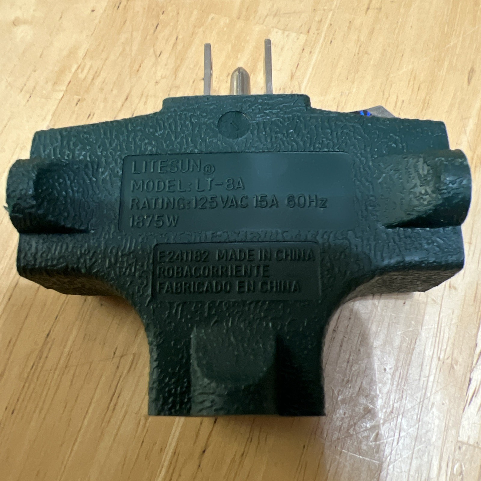 Commercial Electric Plug Adaptor Outlet Litesun LT-8A 3-Way 15A 125V 60Hz 1875 W