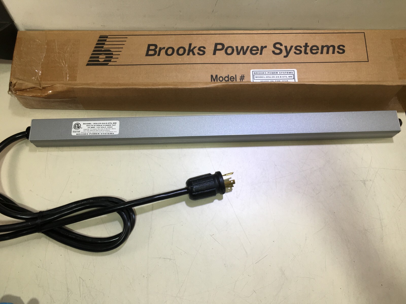 BROOKS XSL20-24-8-6TL-ME 20AMP 125V 60HZ 8 OUTLETS RELOCATABLE POWER TAP SYSTEMS