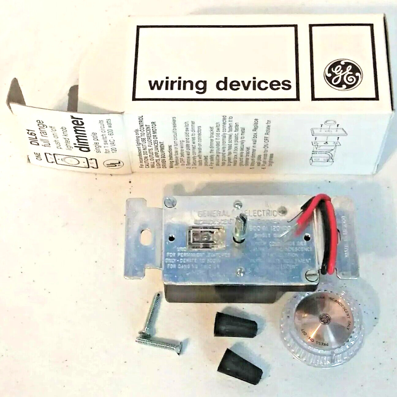 GE DIMMER SWITCH SINGLE POLE FULL RANGE LIGHTED KNOB NEW OLD STOCK *Not For LED