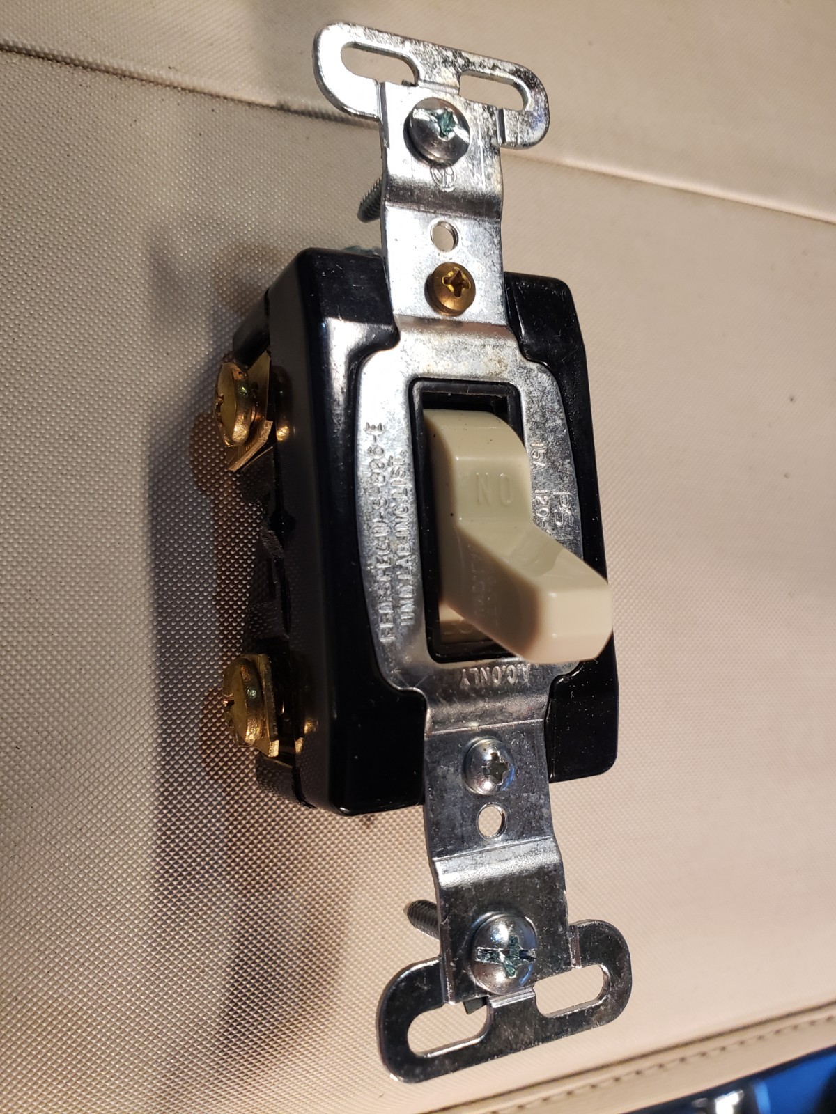 Pass & Seymour 15AC1-I Single Pole Extra Heavy Duty Switch 15 amp Ivory