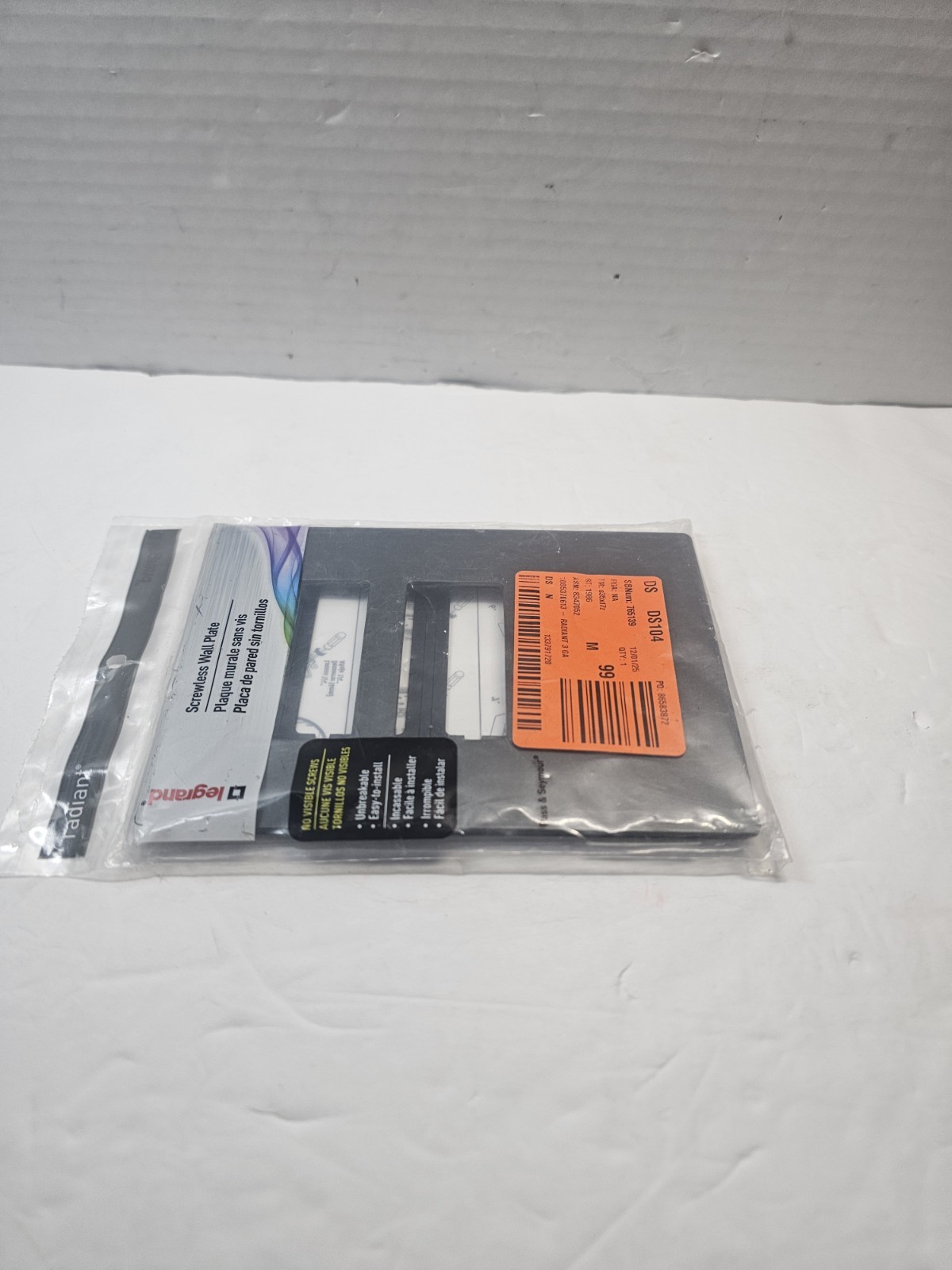 Screwless Decorator Rocker Outlet 3-Gang Wall Plate Polycarbonate Graphite