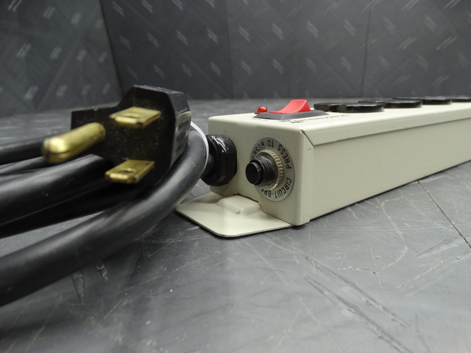 Intermatic EG634S Surge Protector 15A 125V 60Hz Transient Voltage