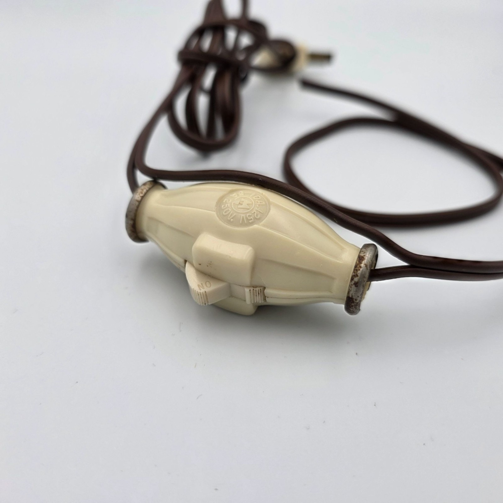 Vintage Plug-In Electrical Cord With Inline On/Off Switch Brown & Ivory UL Liste