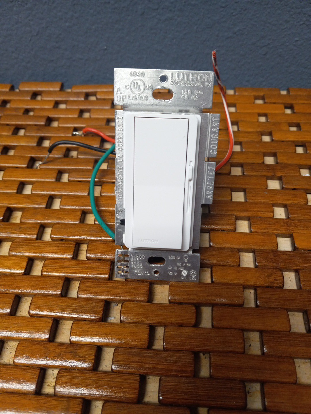 Lutron DVCL-153P-WH Diva Single-Pole 3-Way Dimmable CFL/LED Dimmer White