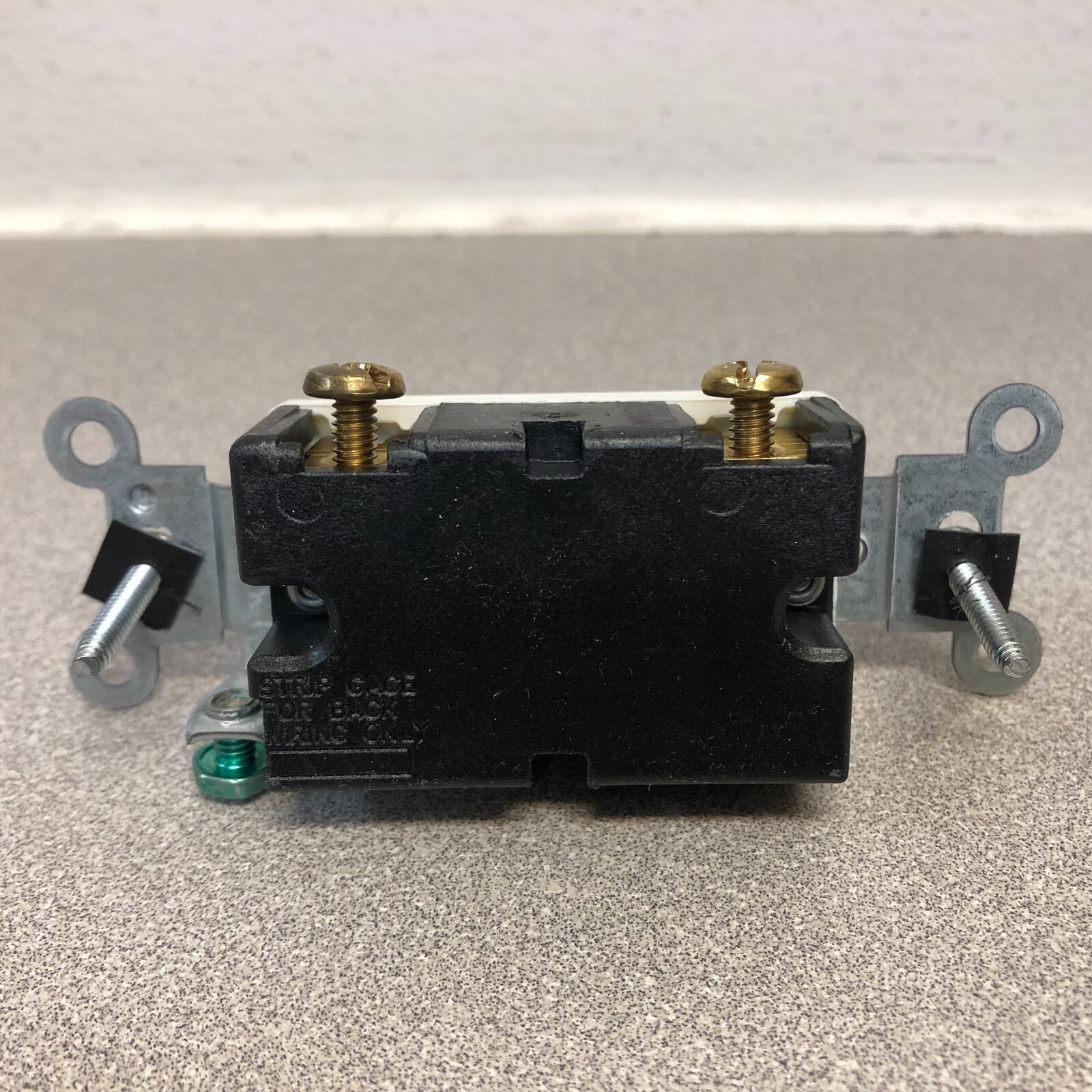Leviton CS115-2IS 15 amps Commercial Single Pole Toggle AC Switch Ivory 4 pack