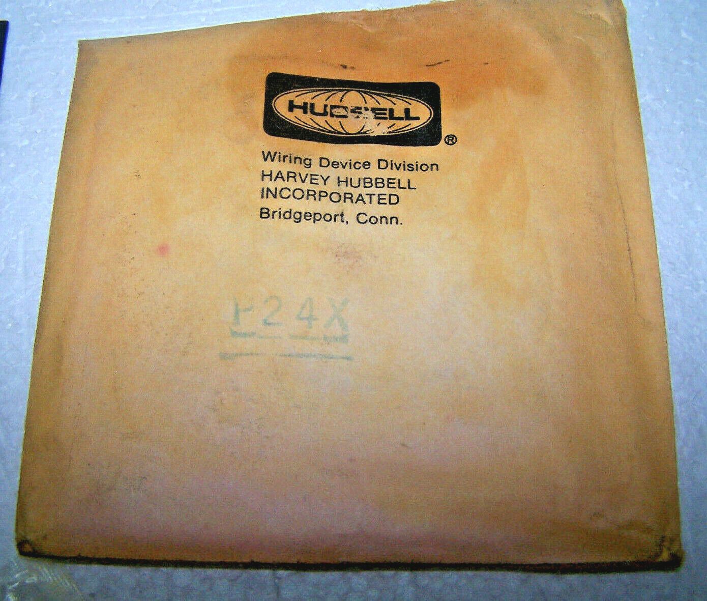 HUBBELL Wall Plate 2-Gang Blank Wallplate Cover P24X Outlet Electrical USA NOS