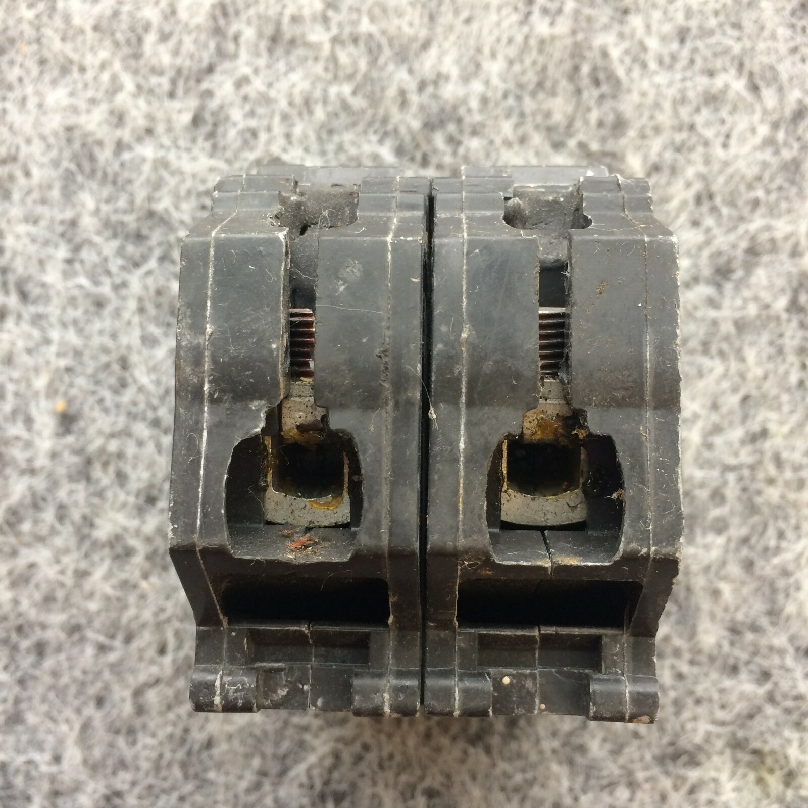 General Electric THQL2140 2-Pole Circuit Breaker 40 AMP 1 Year Warranty