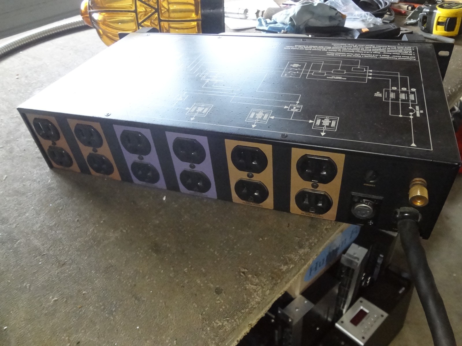 MONSTER POWER PRO 3500 Professional Reference Powercenter 14 Outlets