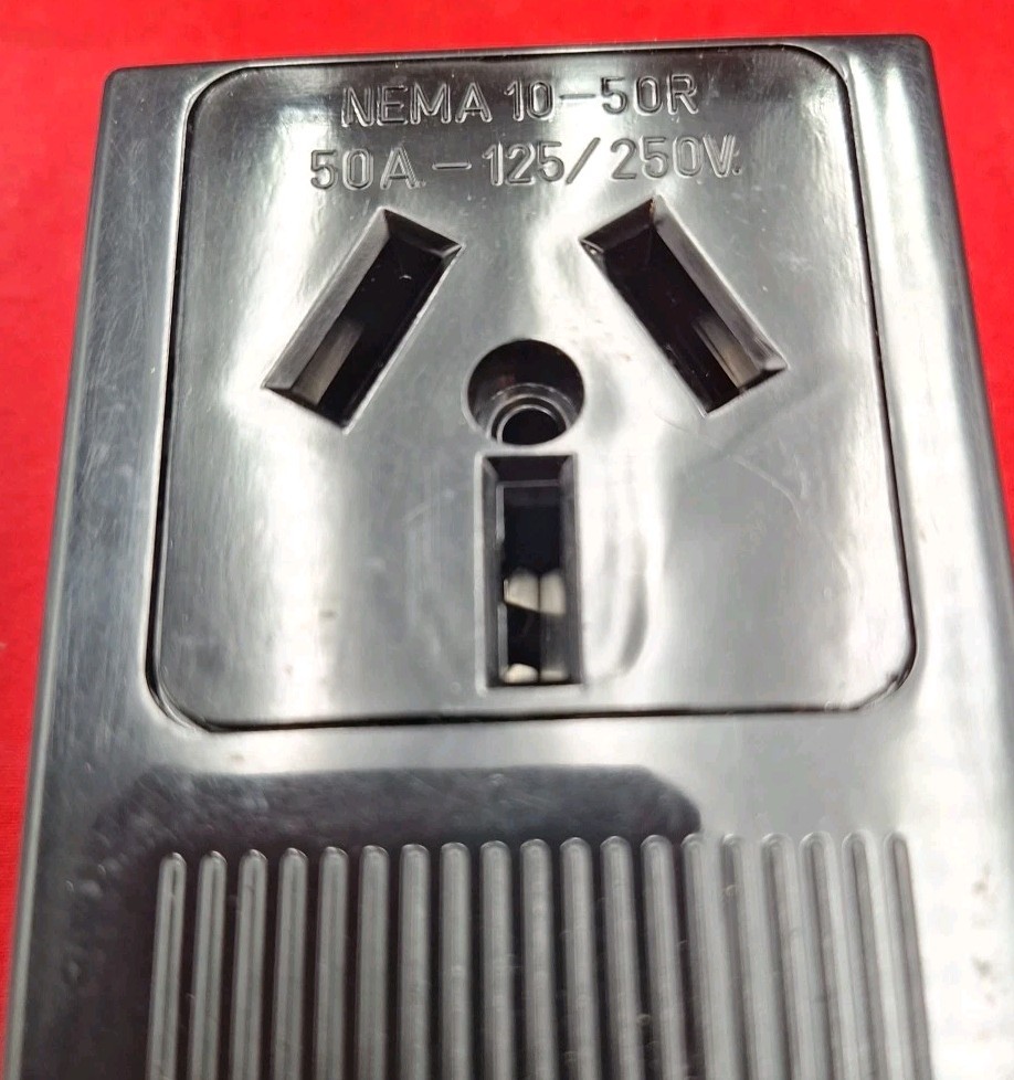 LEVITON 5054 Surface Mount Power Outlet 125V-250V NEMA 10-30R 30 Amp New