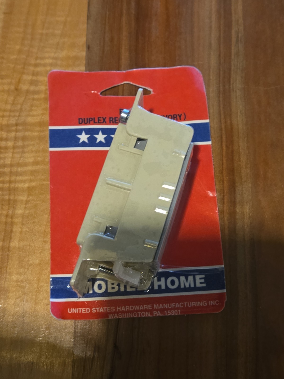 Mobile Home RV Duplex Outlet No E102C United States Hdw Mfg/US Hardware Ivory