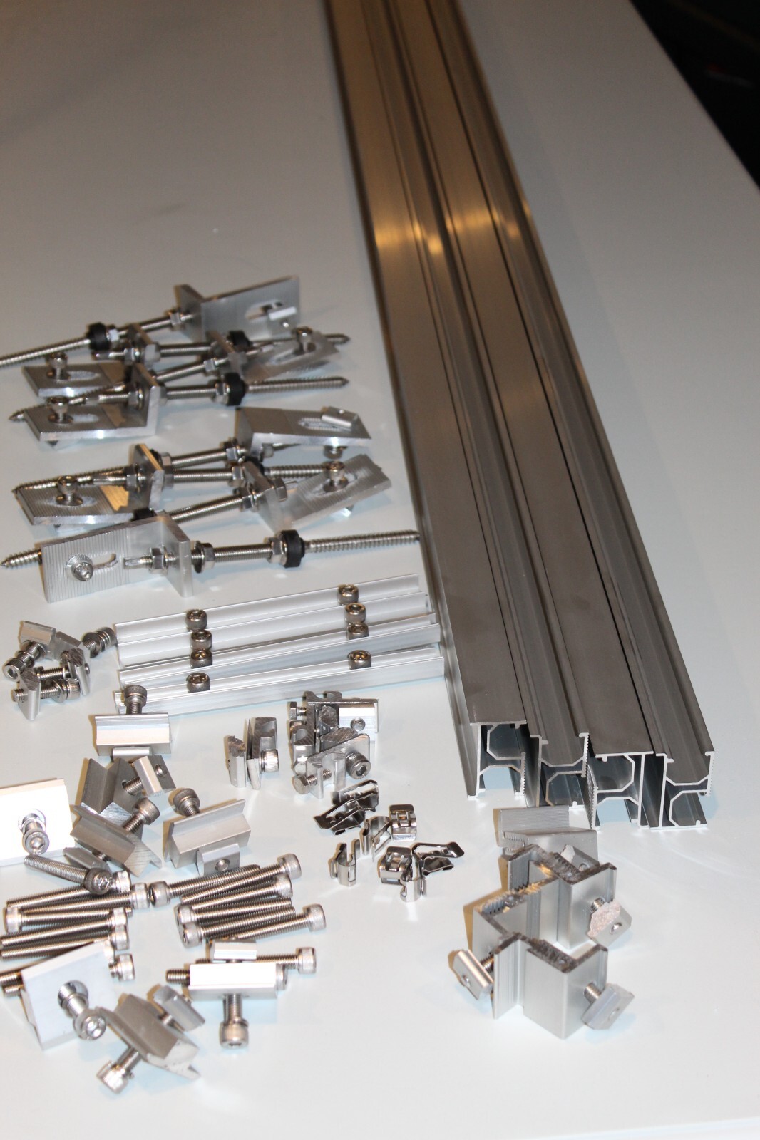 Tin Roof – Solar Panel Mounting kit w/ Clamps, Tin Roof Mount & 88 Inch Rails.