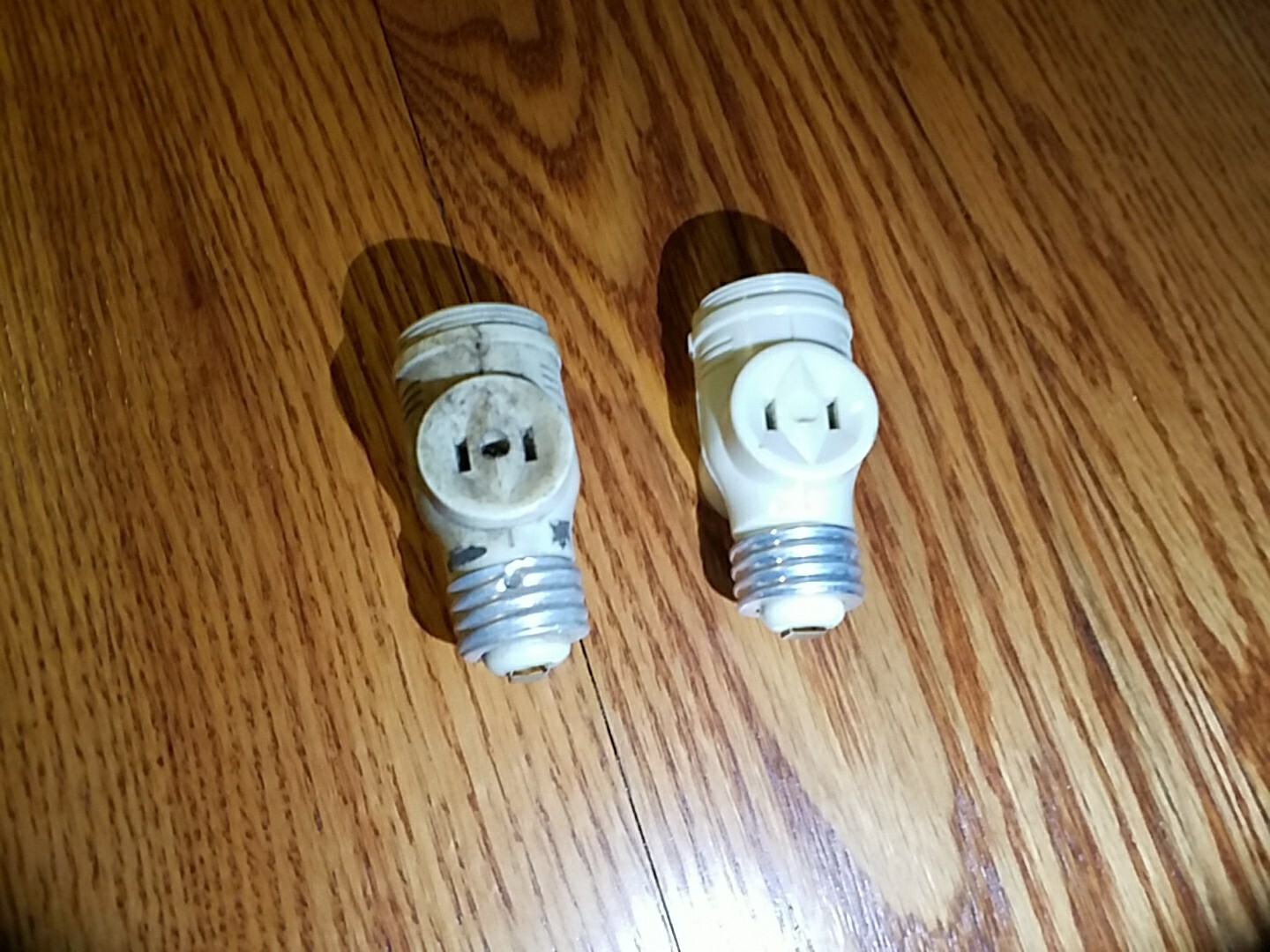 Vintage 2 Outlet Light Socket to Plug Adapter Electrical Screw In Bulb Lot – 18