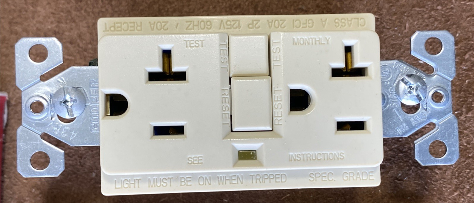 GFCI Outlet Ground Fault Circuit Interrupter 20A-125V AC/60 Hz XGF20V Cooper
