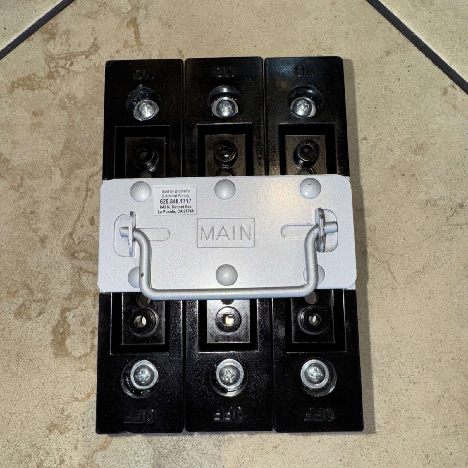 BLAKEMAN BROTHERS PULLOUT 100 AMP 240 VOLTS 3 PHASE OLD STYLE.