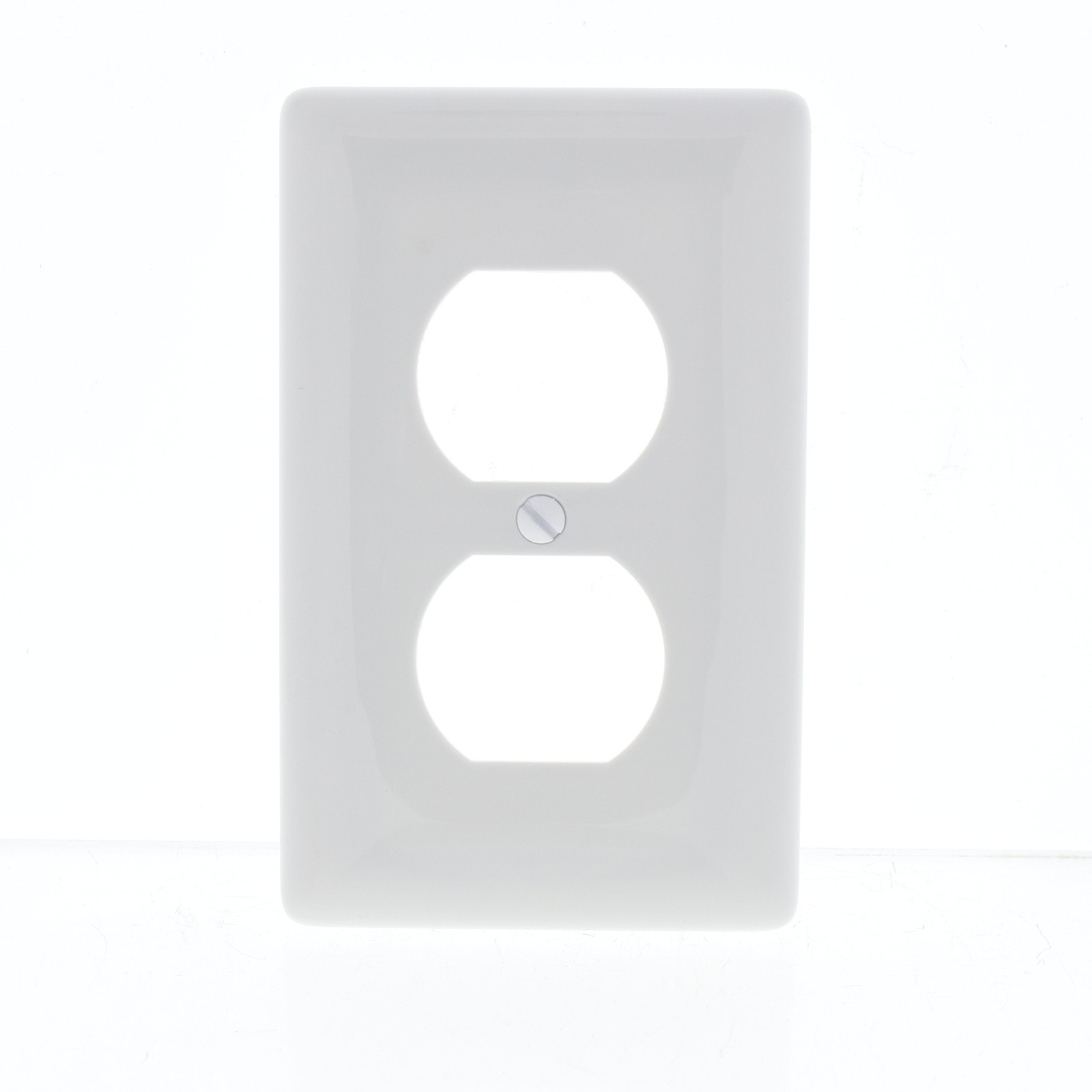 Hubbell NP8W White 1-Gang Duplex Outlet Unbreakable Nylon Standard Wallplate
