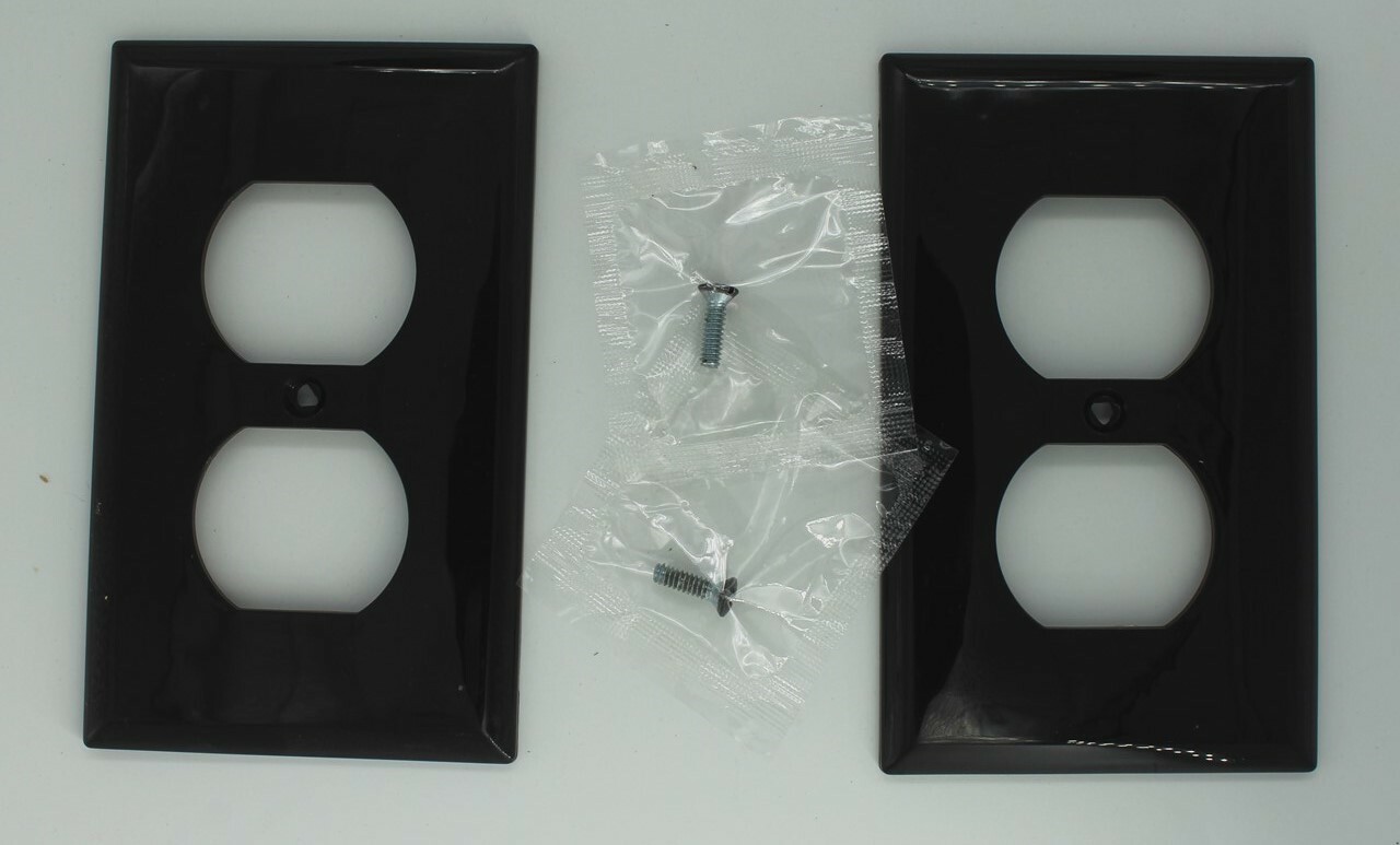 PACK OF 2 DUPLEX SINGLE GANG WALL PLATES BROWN COOPER / EATON 5132B NEW WRAPPED
