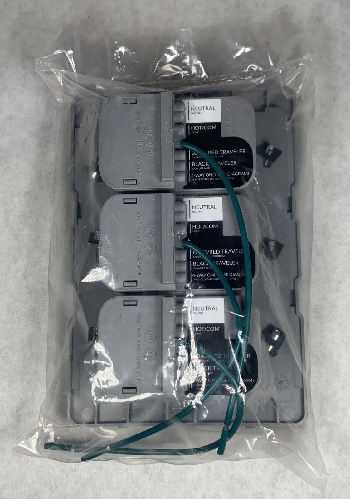 NEW Deako 3-Gang Backplate and Faceplate, Simple Rocker Switch, DS-BS3X-WHNL-UCQ
