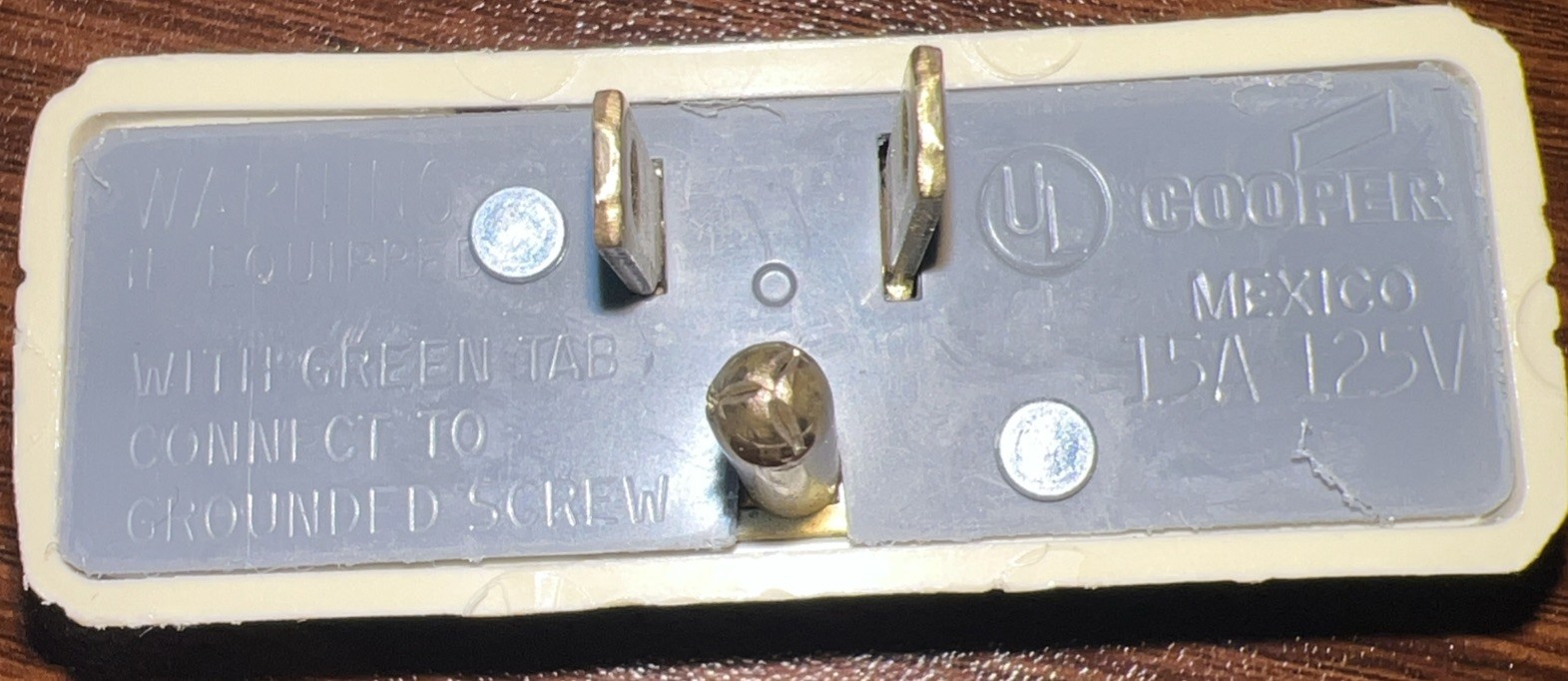 Cooper 1147V-BOX Three Outlet Grounding Outlet Adapter 3 Wire Ivory Tested! 🍀