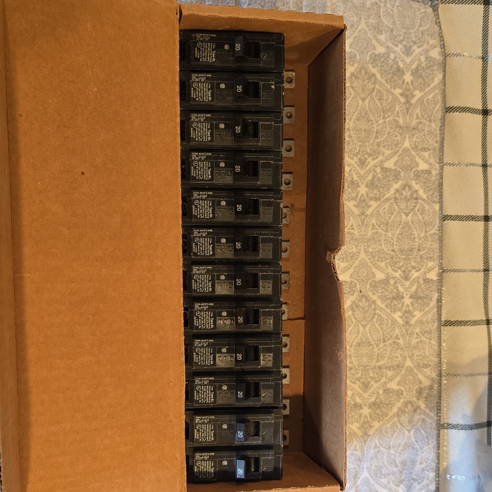 Siemens B120 20A 120/240V single pole bolt on Circuit Breaker
