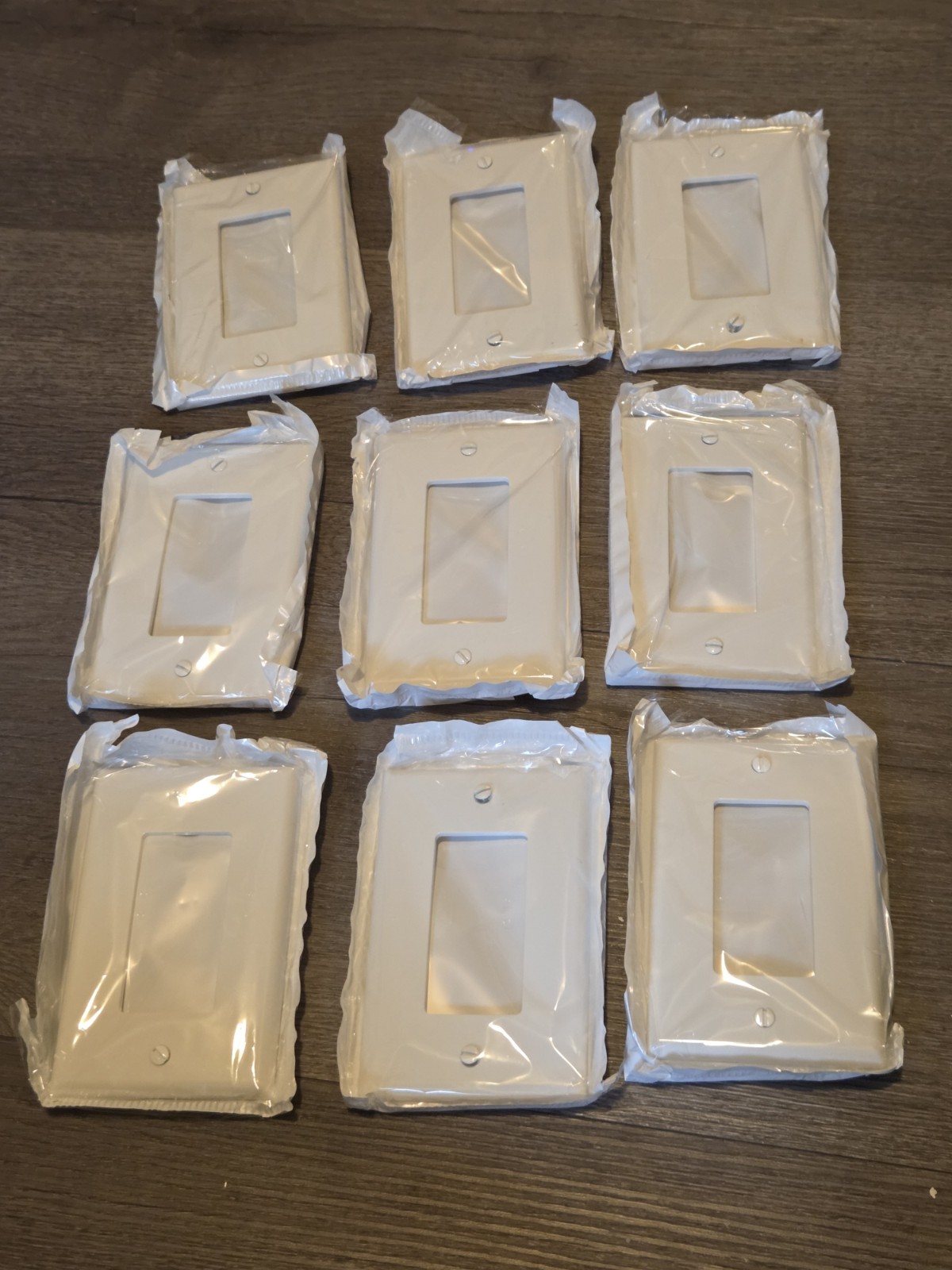Leviton PJ26-WM Decora Wall Plate Midway Medium Nylon White USA Pack of 9 – P26