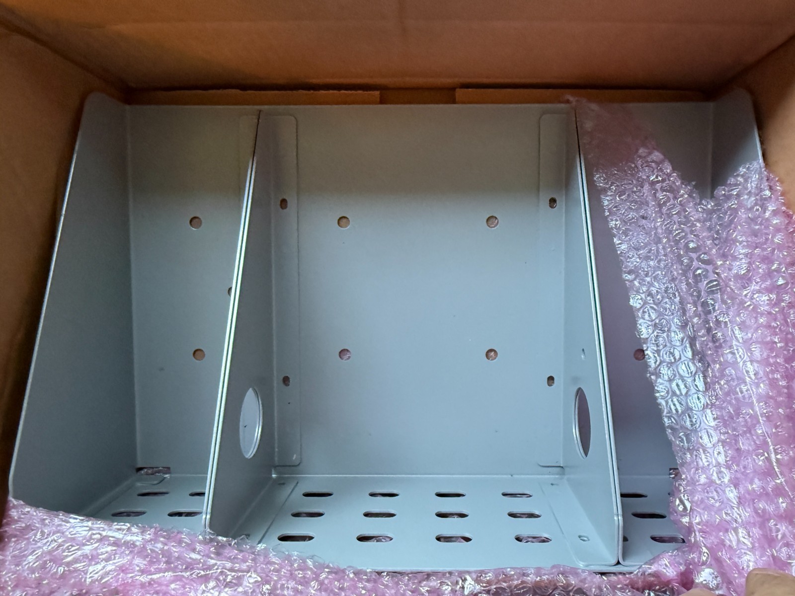 LG ENERGY RESU10H PRIME BATTERY WALL MOUNT
