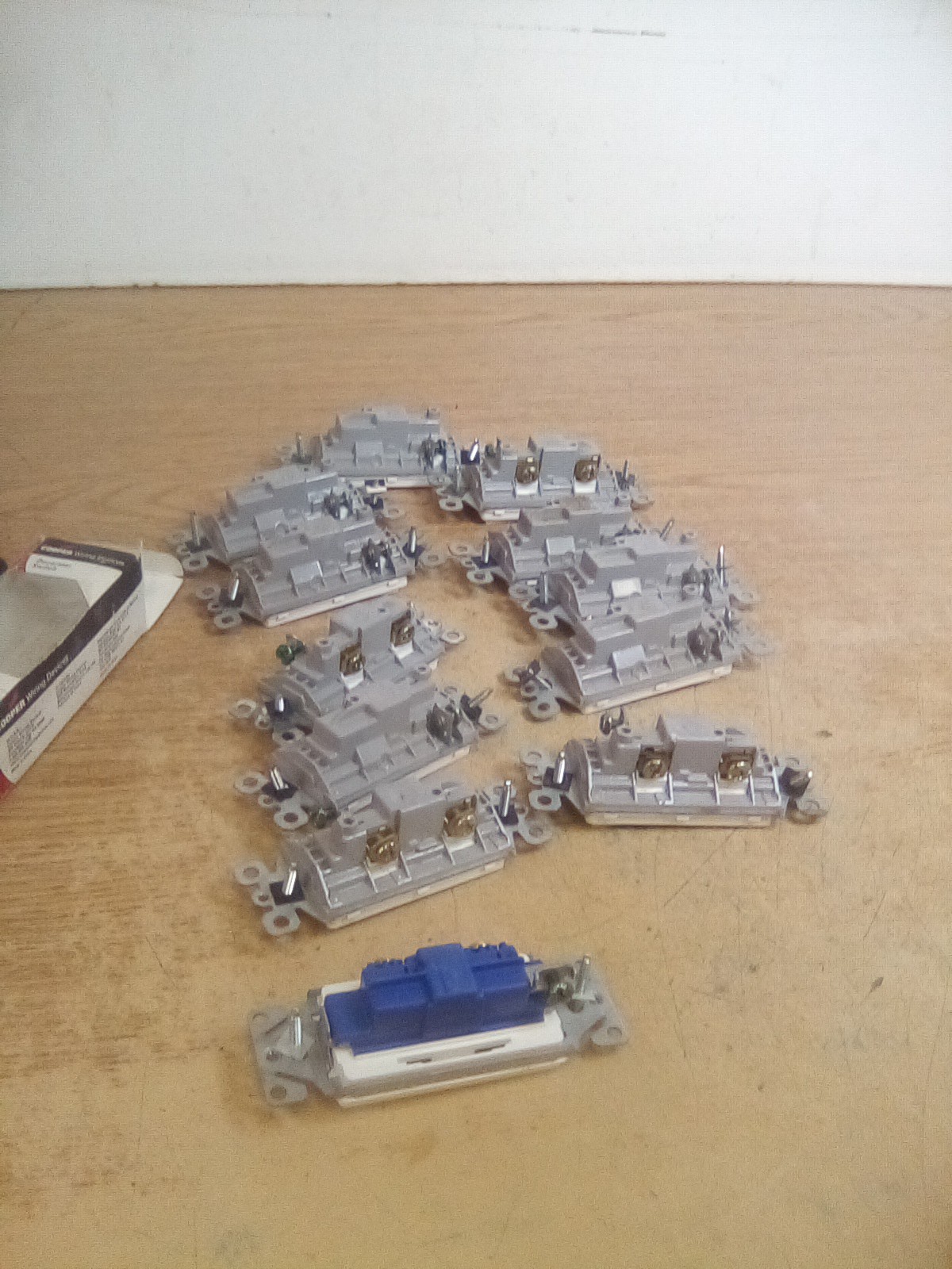 Lot Of 12 (11) Legrand Pass & Seymour & (1) Cooper Decorator Switch 15A 120V