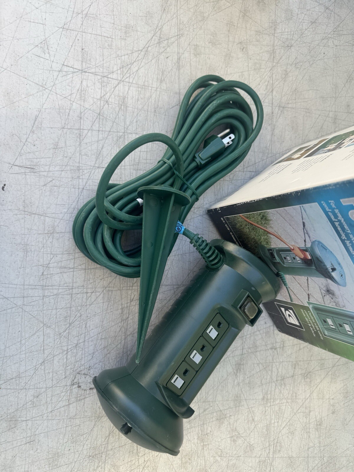 Vintage Old Stock Power Station Power Stake 25 #05777 10amps 125 volts 1250 watt