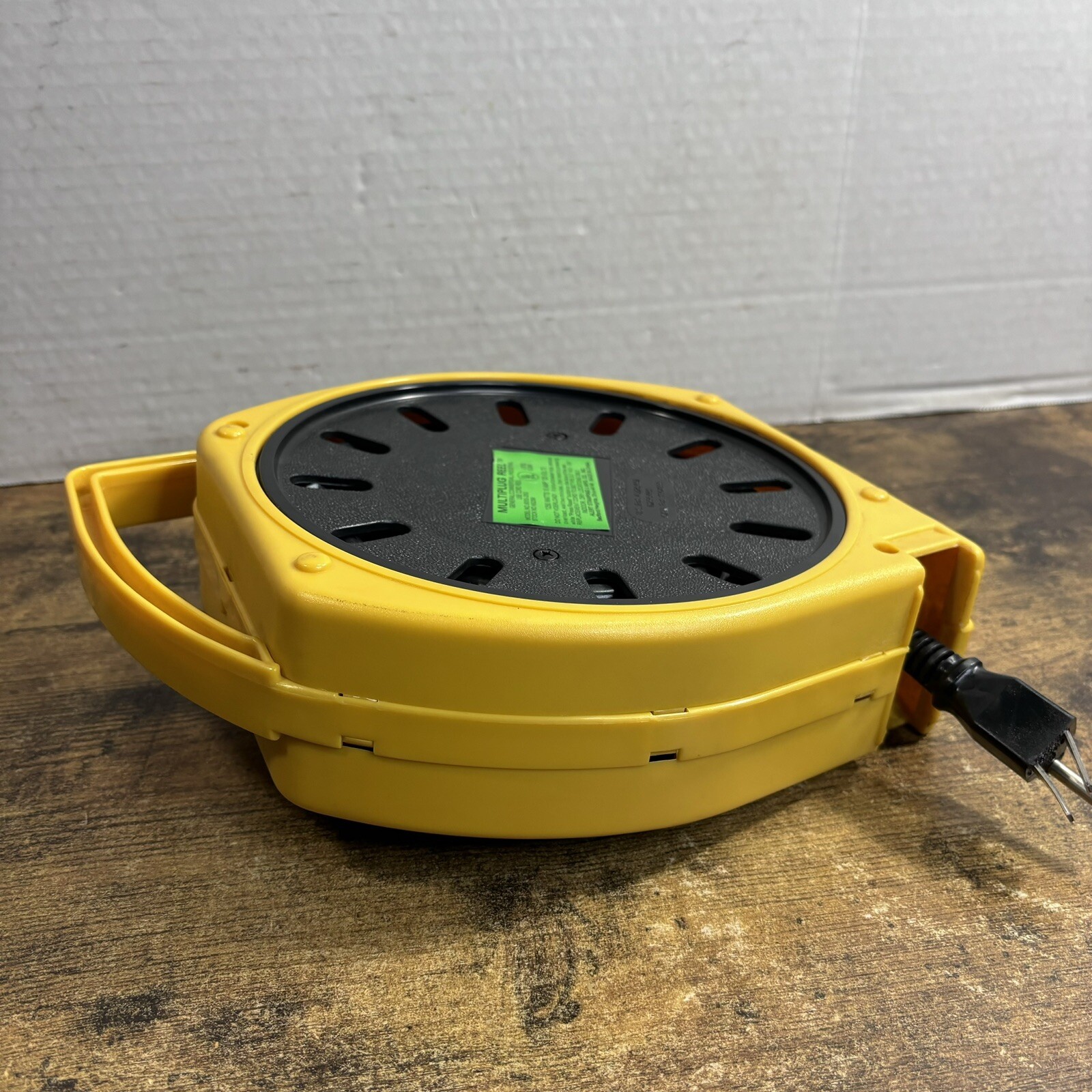 General Commercial Industrial Multiplug Extension Cord Reel 4 Outlets 6000-25G