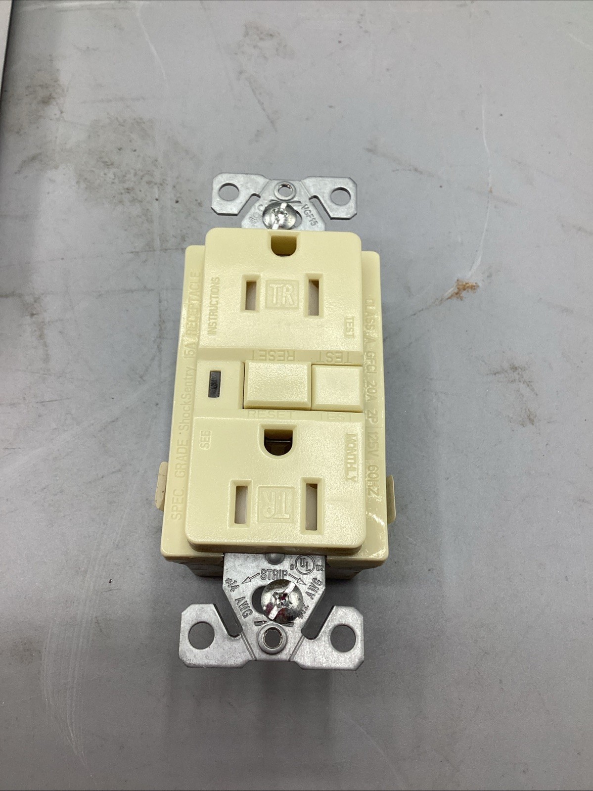 NOB Cooper TRVGF15V GFCI Duplex Receptacle 125VAC 15A Wall Pl