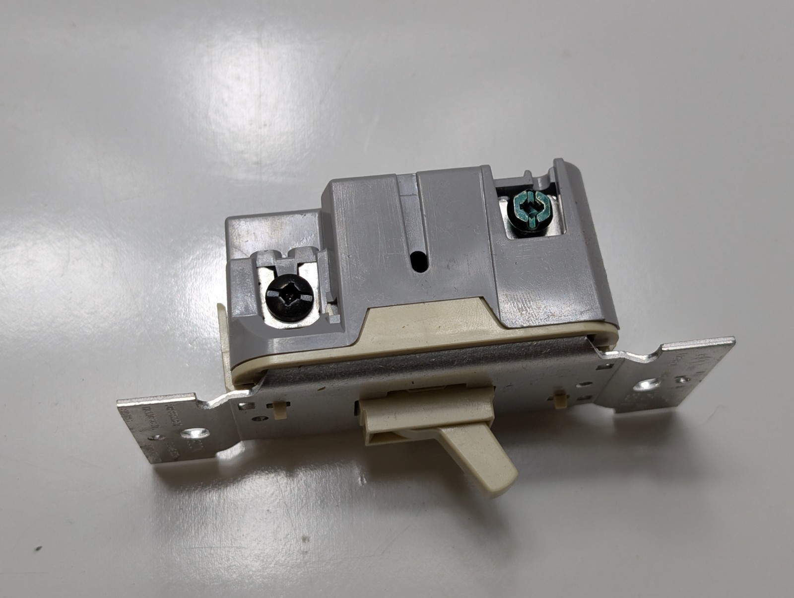 PASS & SEYMOUR T603-I Toggle Switch 600W 3W IVORY