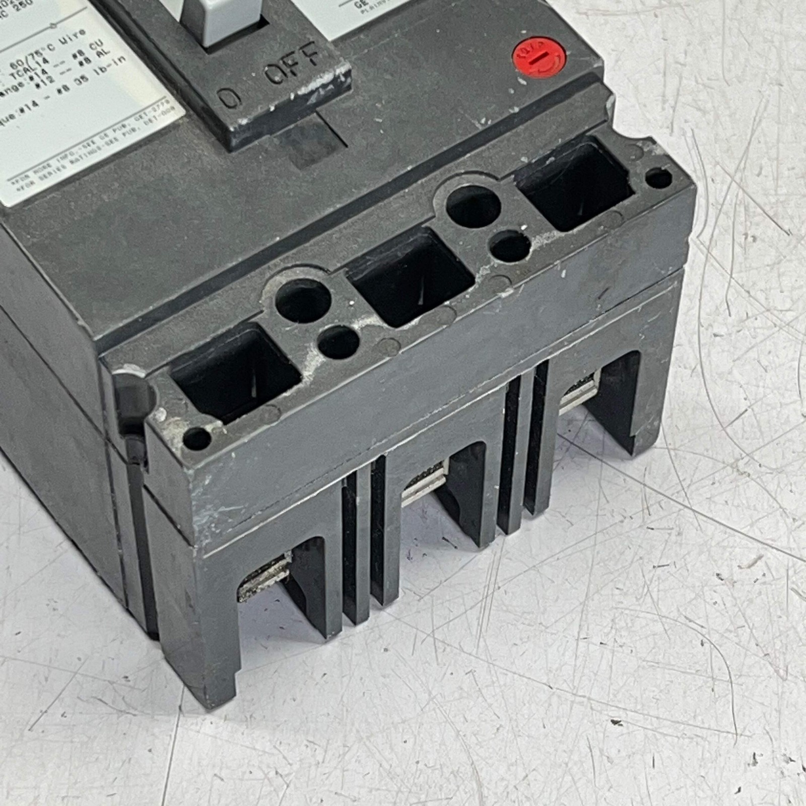 GENERAL ELECTRIC Molded Case Circuit Breaker 23 AMP 3 Pole TED134025 (Used)