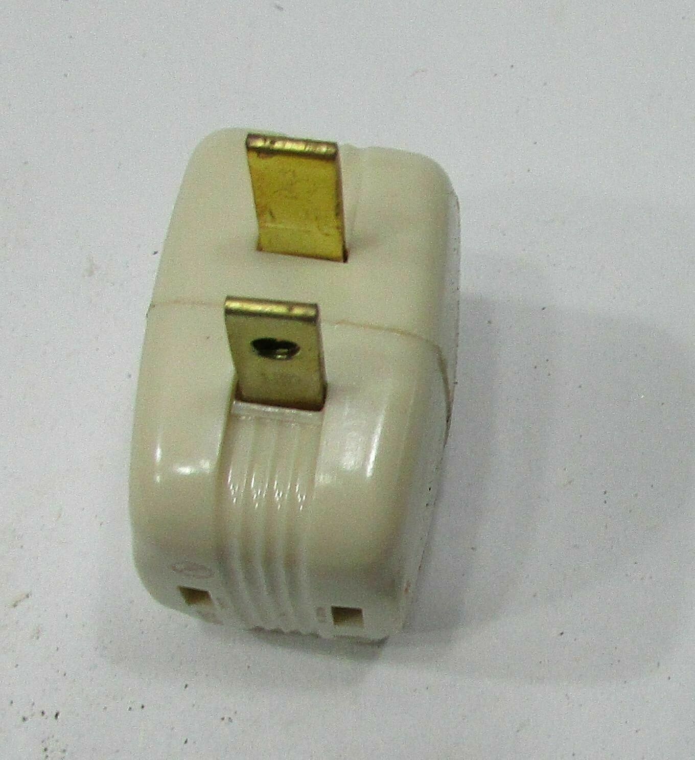New Vintage 1950’s Ivory Hard Plastic Square 3-Way Multi Plug Adapters FREE S/H