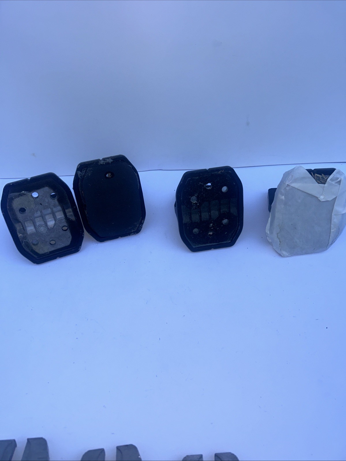 Mixed Lot of 7 IronRidge QM-HUG-01-B1 & QM-HUG-01-M1 PLEASE REVIEW LISTING