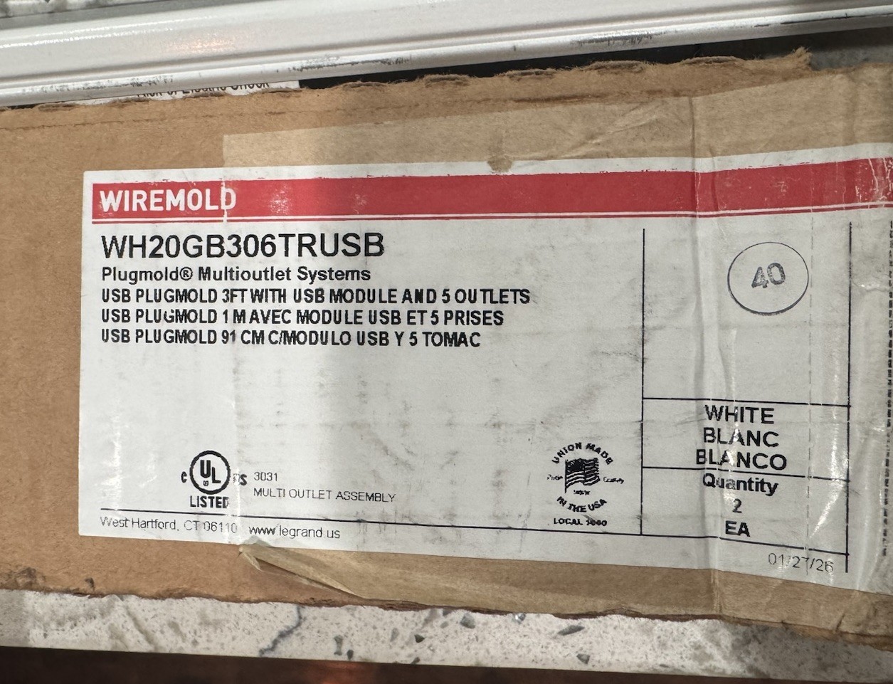 Legrand Wiremold WH20GB306TRUSB Plugmold 2000 Series 3ft Hardwired Power Strip