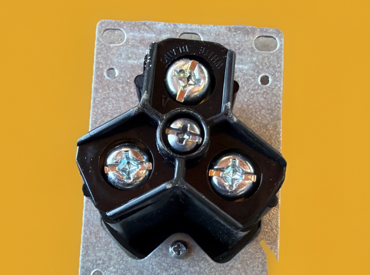 🔥1 Unit ~ Leviton 279 Flush Mount Power Outlet NEMA 14-50R 50A 125/250V🔥