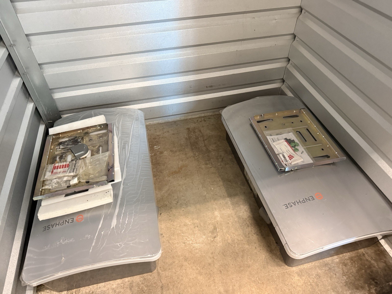 Enphase EP200G101-M240US00 Battery Gray 880-00981 Home Energy Storage Backup