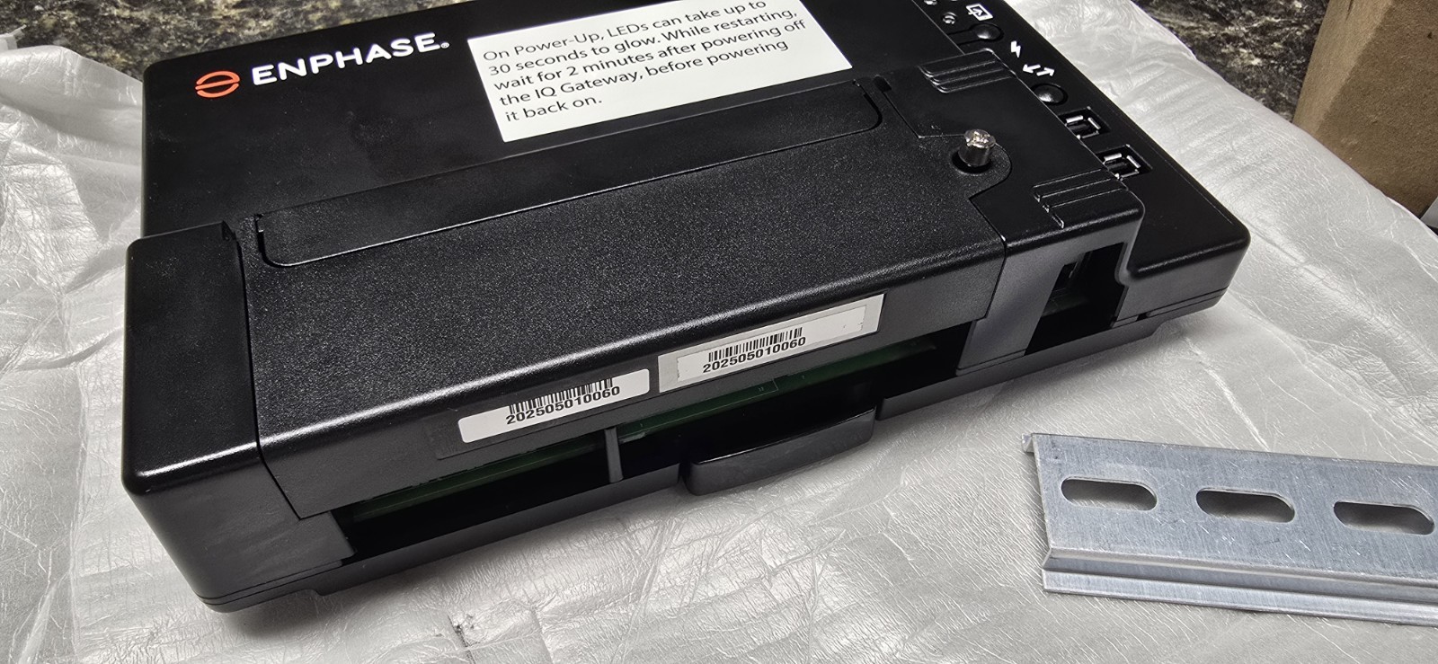 Enphase Envoy-S Metered ENV-S-AM1-120 120V Gateway Open Box No CT