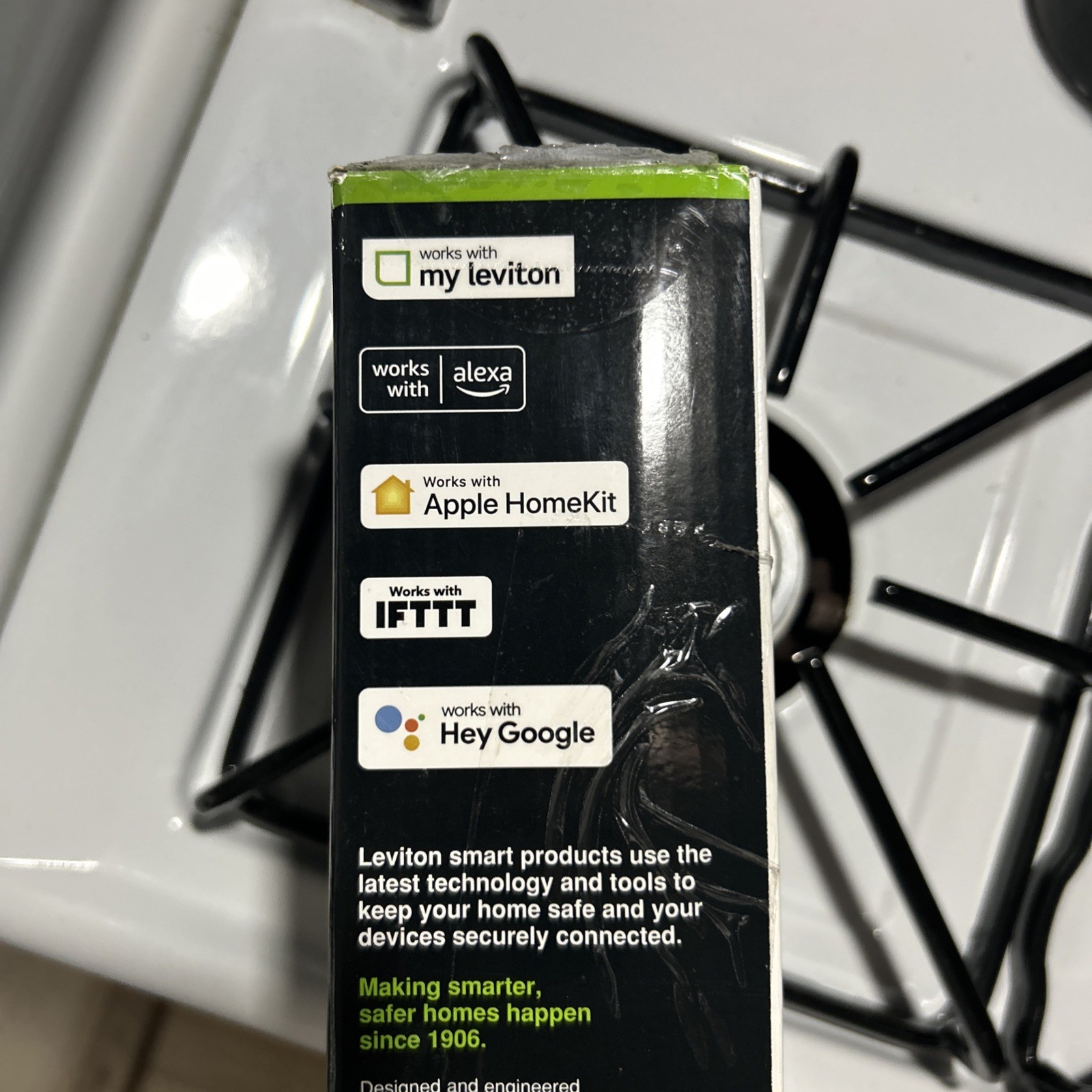 Leviton-Decora Smart WiFi Plug (Gen2) Wire-Free Control D215P