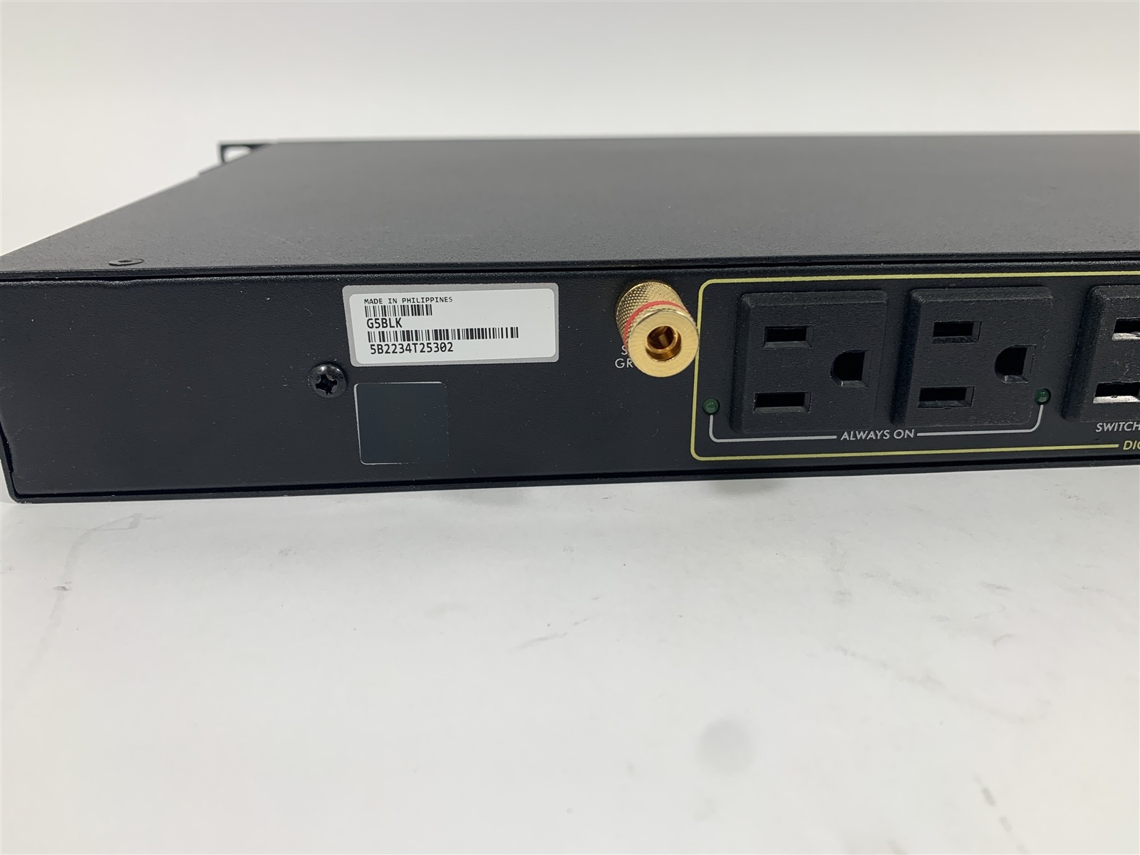 APC G5BLK AV 15A 120V NEMA 5-15R G Type Rack Power Filter