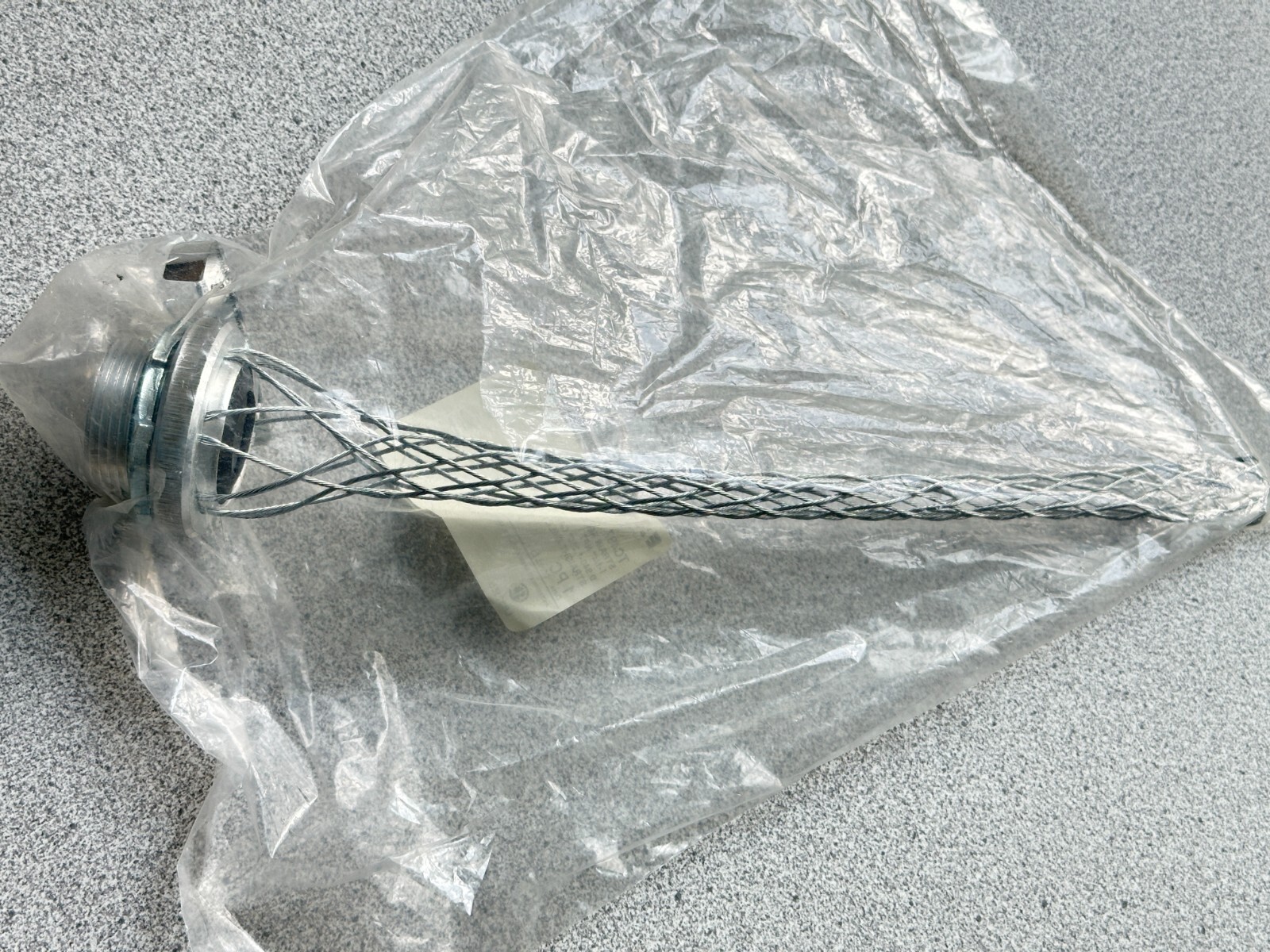 NEW Eaton Arrow Hart TC497 strain relief grip 0.94-1.25″ cord dia., 1-1/4″ NPT