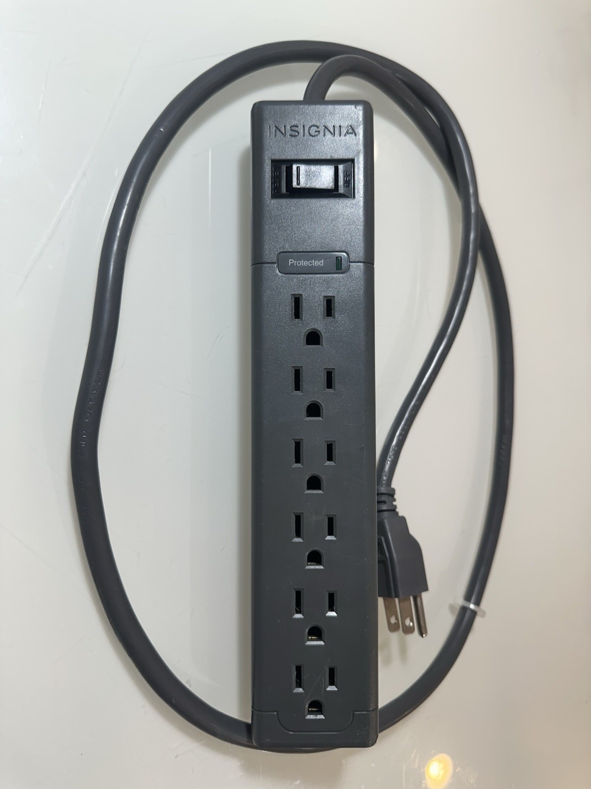 Insignia 6 Outlet 15A 125V AC 50/60Hz Voltage Protection Rating (VPR) Dark Grey