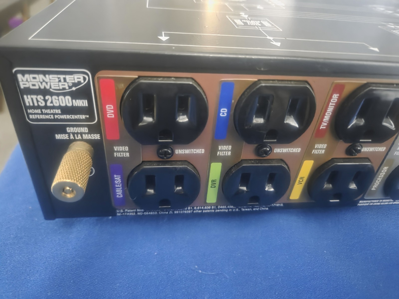 Monster Power HTS 2600 MKII Surge Protector Black/Silver – Nice Condition