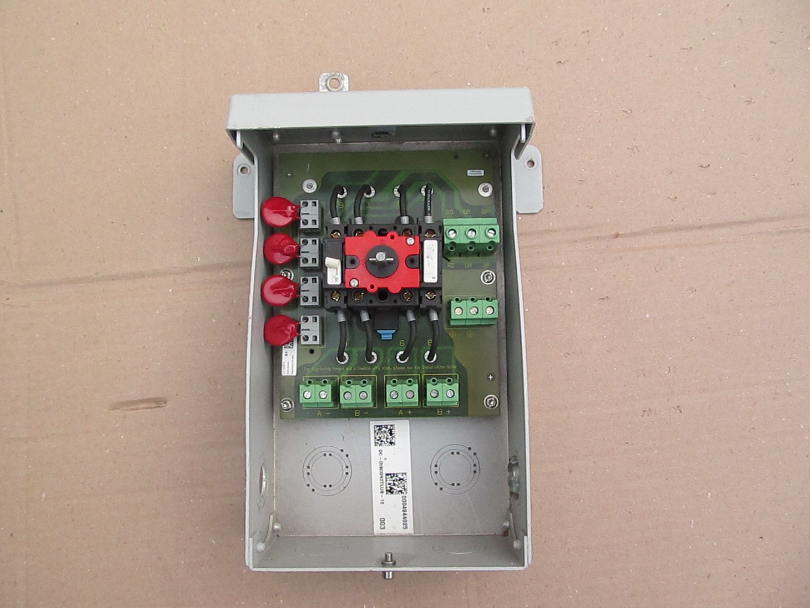 SMA Sunny Boy DC Disconnect DC-DISCON2TLUS-10 missing front cover